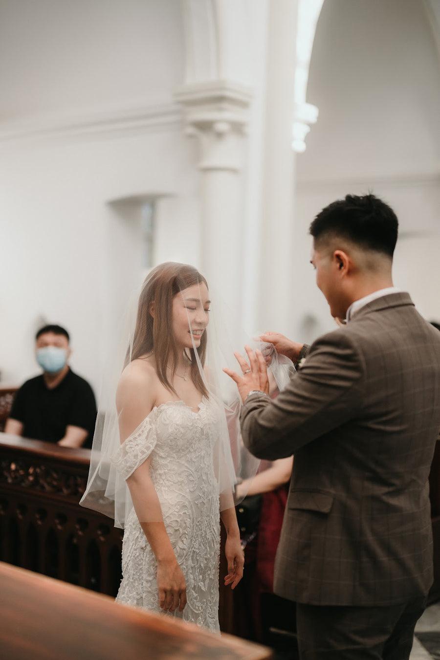 小個子新娘的lace婚紗適合教堂行禮神聖殿堂感