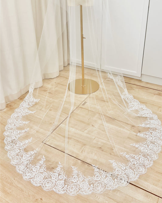 (尾部) White Rose蕾絲圍邊極高清頭紗